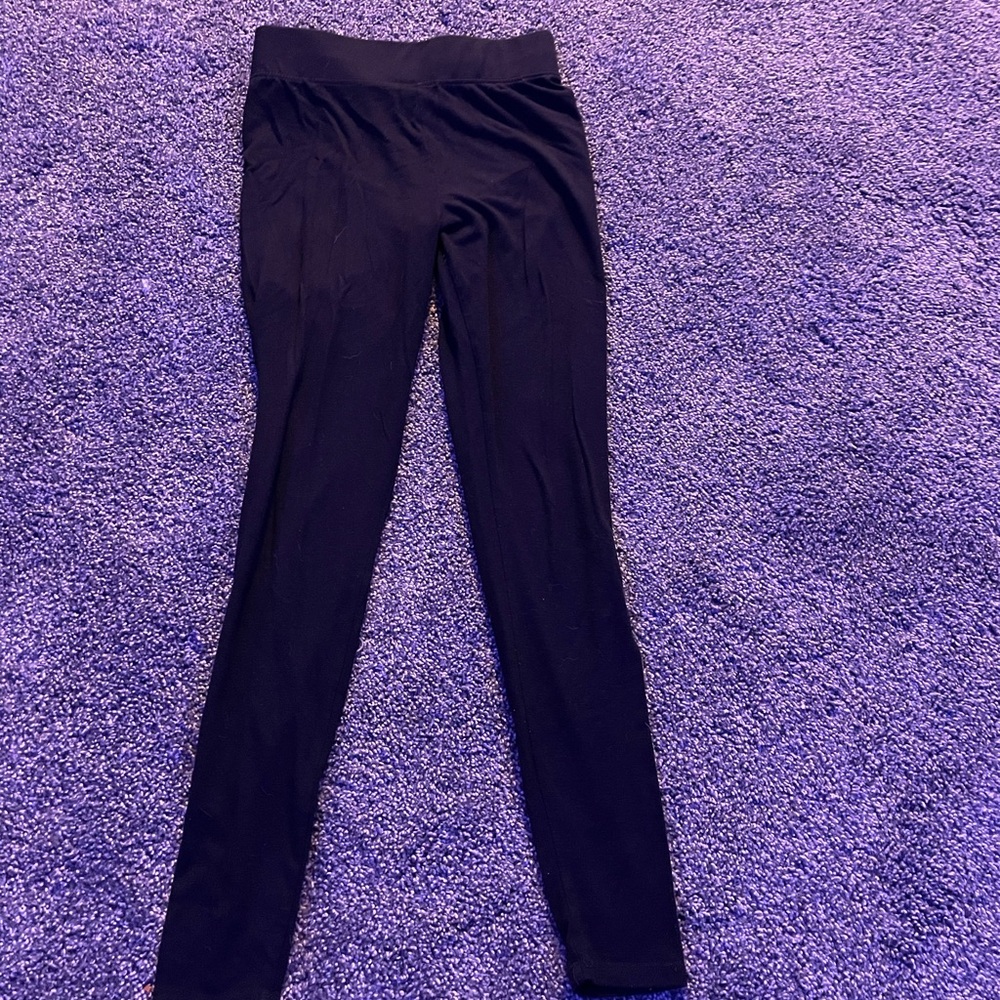 Plain black leggings